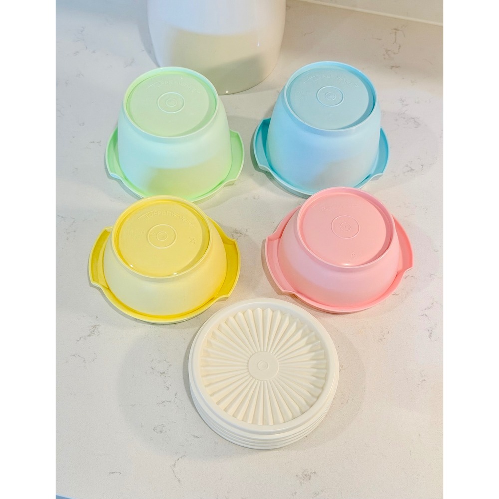 Tupperware Pastel Bell Tumbler Bowls with Sunburst Lids Set of 4 Retro - Picture 3 of 3